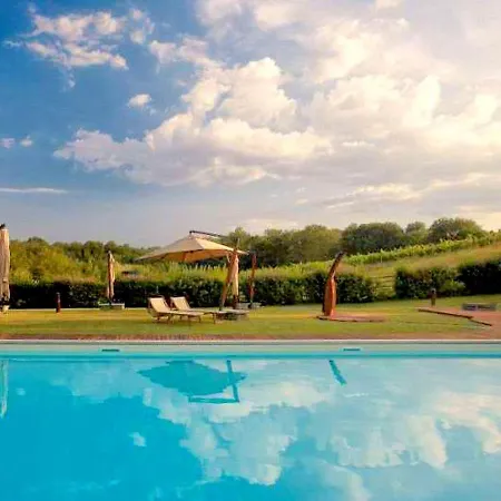 Colours And Scents From Tuscany Await You In This Wonderful Holiday home