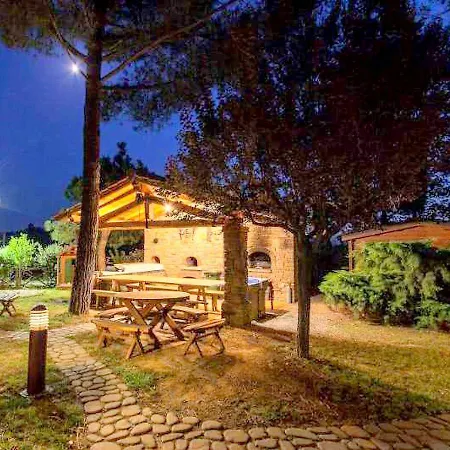 Colours And Scents From Tuscany Await You In This Wonderful Holiday home